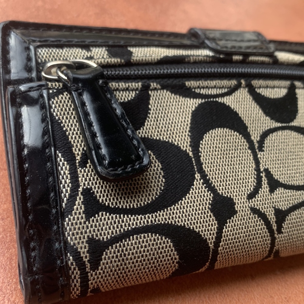 Coach Wallet - Picture 9 of 10